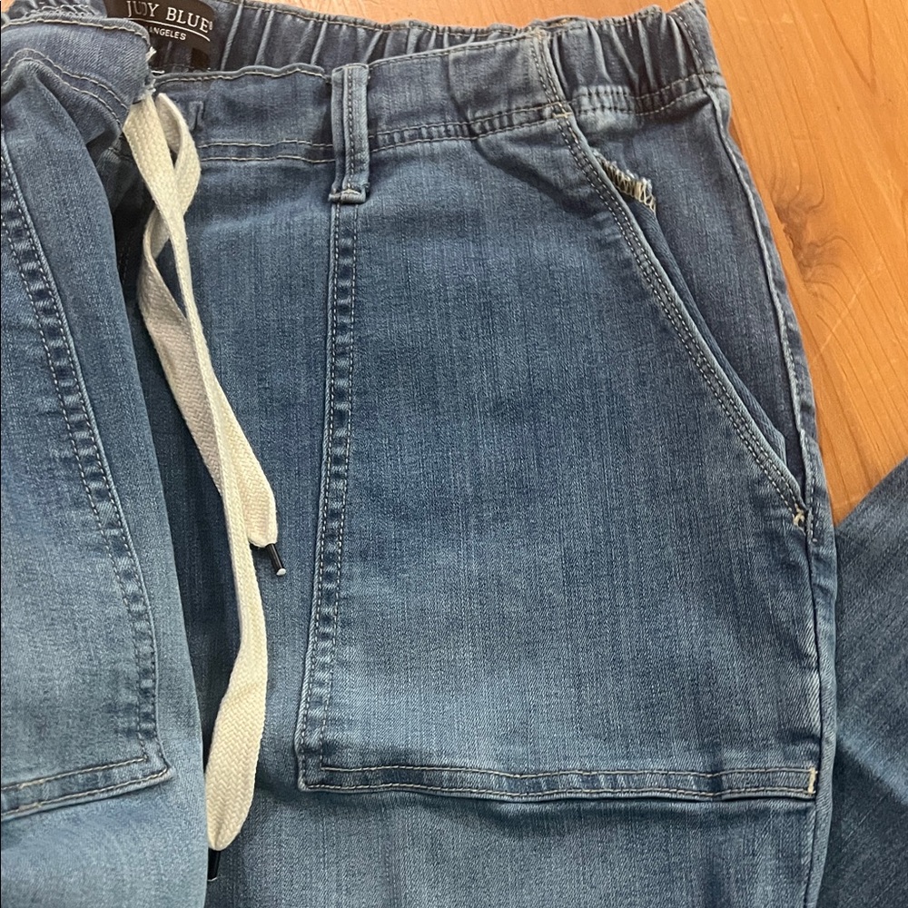 Judy Blue Women's Relaxed Blue Jeans - Picture 4 of 5